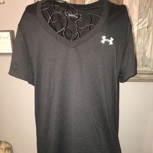 BRAND NEW  WOMANS UNDER ARMOR HEAT GAURD LOOSE FIT